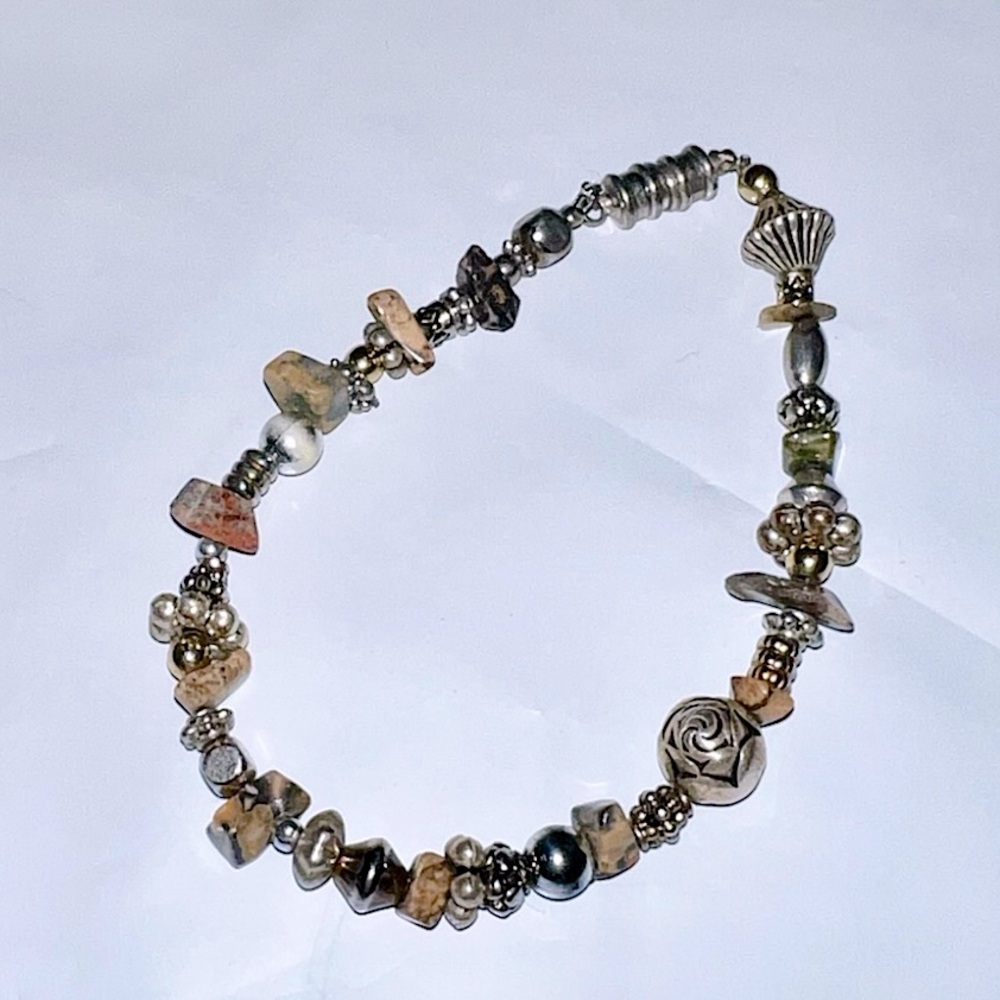 ⭐️Vintage Silver Strand Bracelet With Stones & Gems Magnetic Clasp Closure - Picture 5 of 10